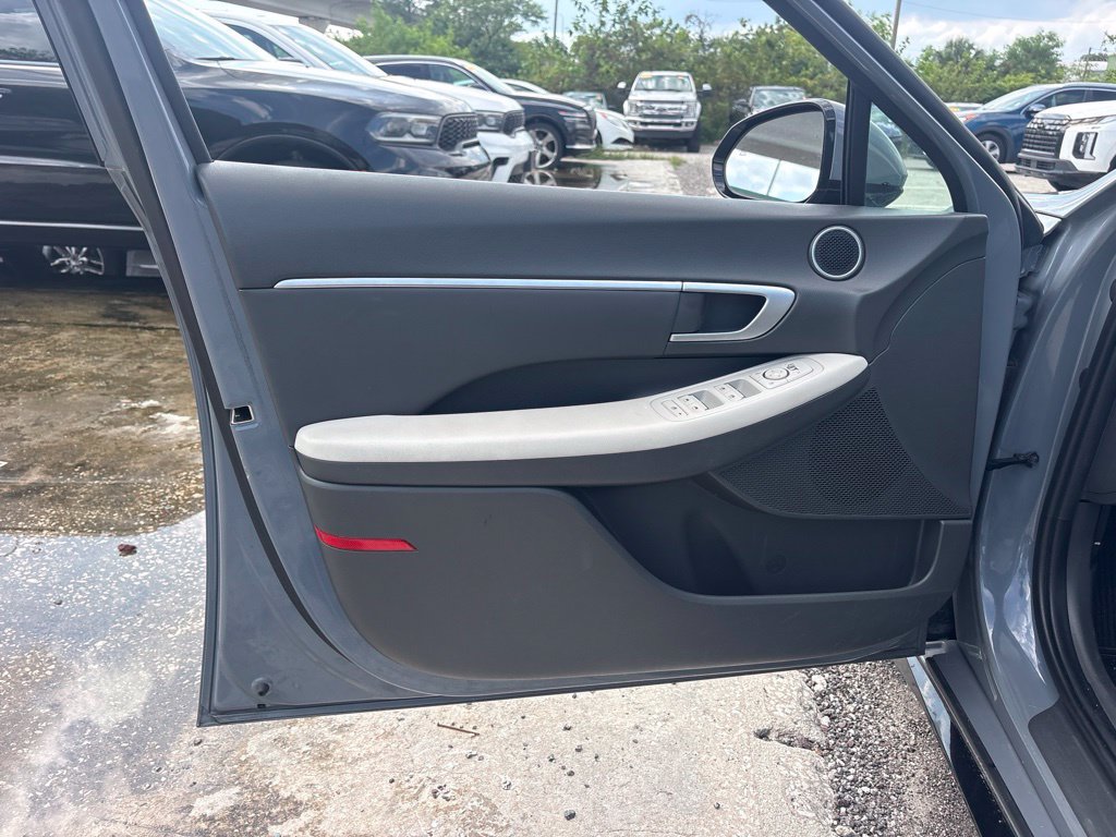 Used 2025 Hyundai Sonata SEL FWD image 11