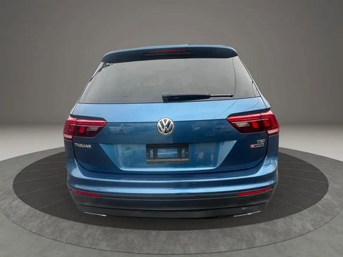 Used 2018 Volkswagen Tiguan S image 5