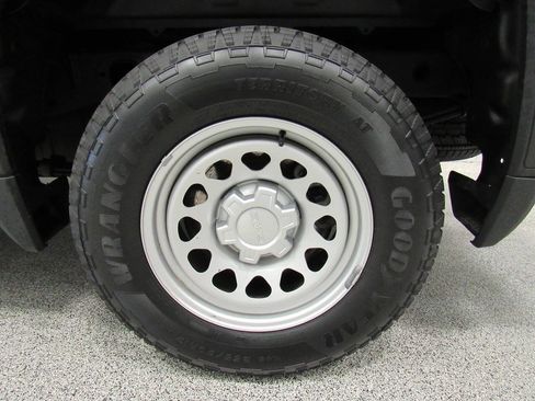 Used 2023 GMC Sierra 1500 Pro w/ Pro Value Package AWD/4WD image 12