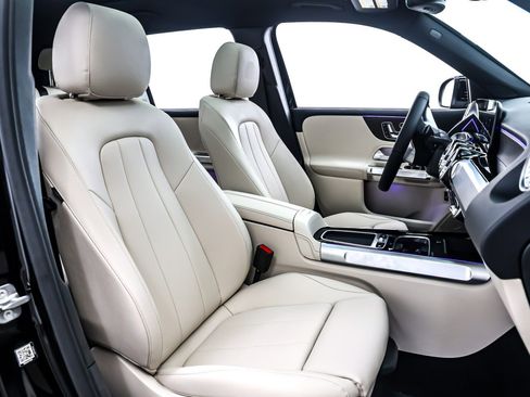 New 2026 Mercedes-Benz GLB 250 image 7