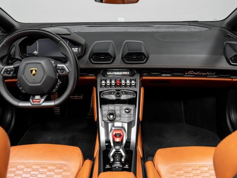Used 2019 Lamborghini Huracan LP 580-2 RWD image 10