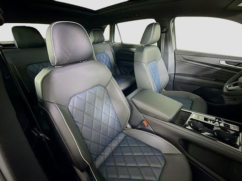 New 2026 Volkswagen Atlas Cross Sport SEL Premium R-Line AWD/4WD image 30