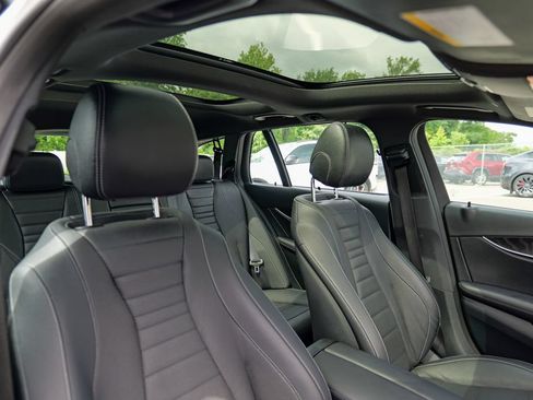 Used 2018 Mercedes-Benz E 400 4MATIC Wagon image 38