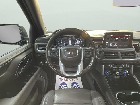 Used 2022 GMC Yukon XL SLT w/ SLT Luxury Package image 12