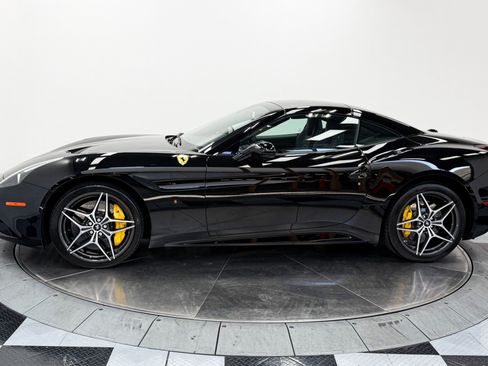 Used 2016 Ferrari California T RWD image 26