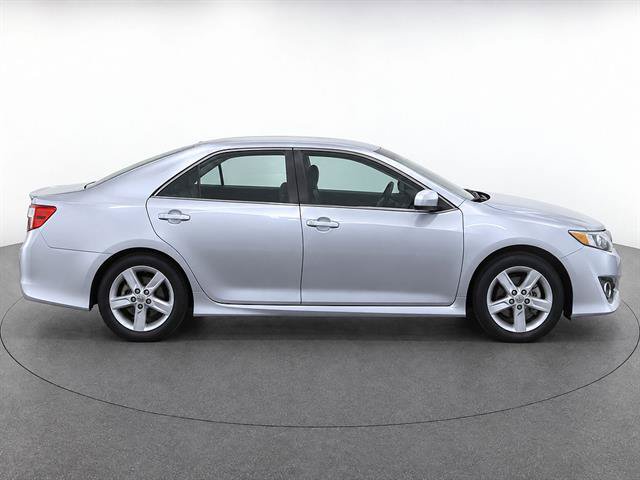 Used 2012 Toyota Camry SE FWD image 8
