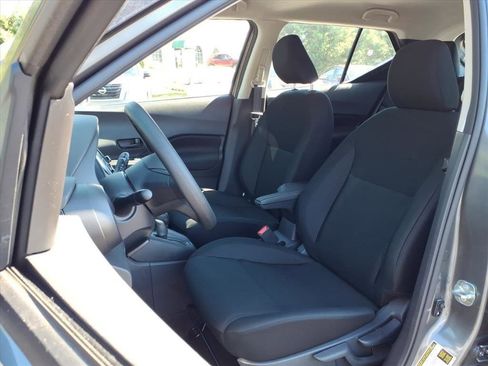 New 2025 Nissan Kicks Play S image 5