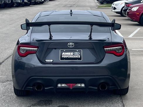Used 2020 Toyota 86 RWD image 5