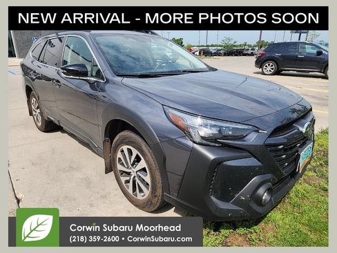 Used 2024 Subaru Outback Premium AWD/4WD image 1