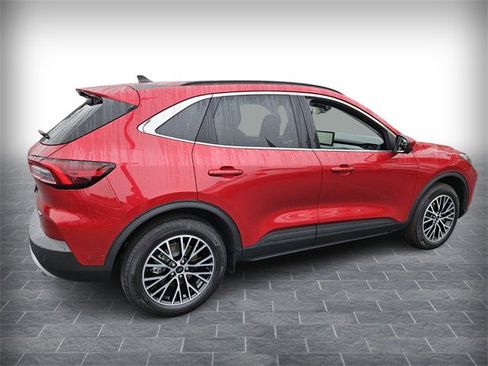 Used 2024 Ford Escape SE w/ PHEV Premium Package image 5