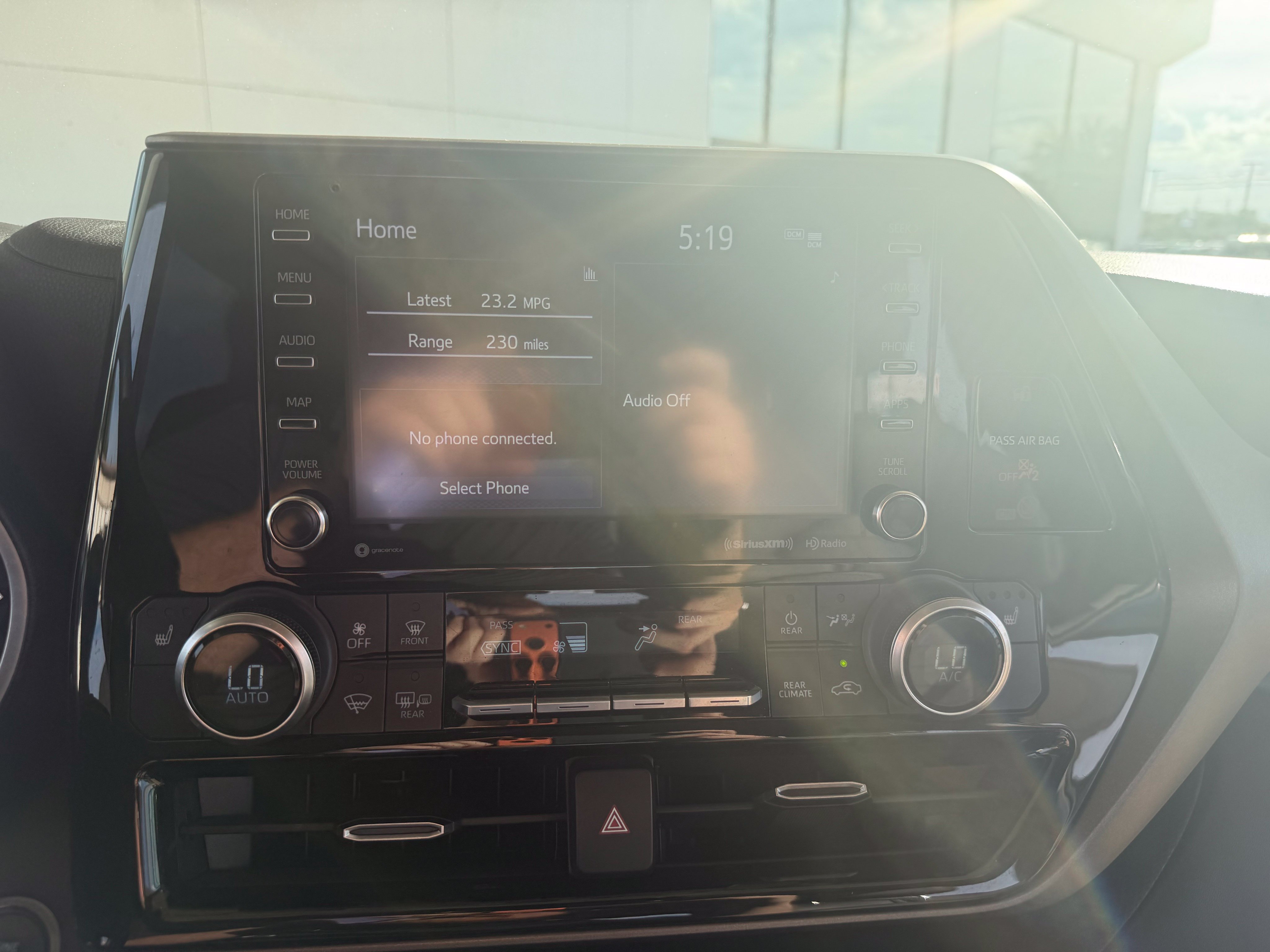 Used 2020 Toyota Highlander XLE FWD image 33