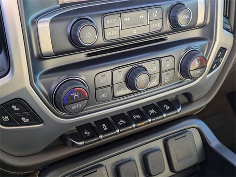 Used 2018 GMC Sierra 1500 SLT image 25