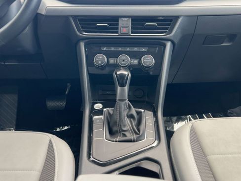 Used 2024 Volkswagen Taos SE image 17