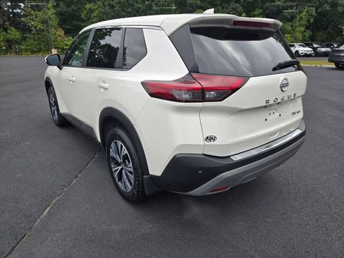 Used 2023 Nissan Rogue SV AWD/4WD image 3