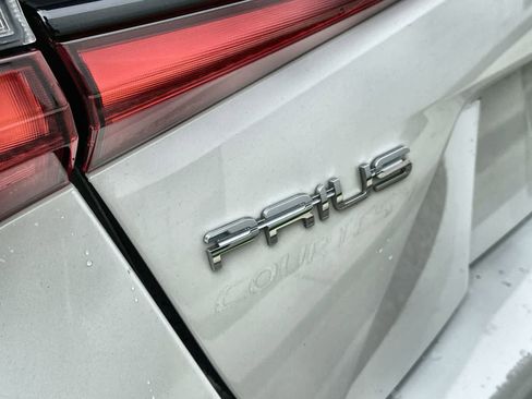 Used 2020 Toyota Prius XLE image 19