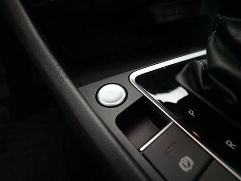 Used 2020 Volkswagen Jetta R-Line w/ R-Line Cold Weather Package image 30