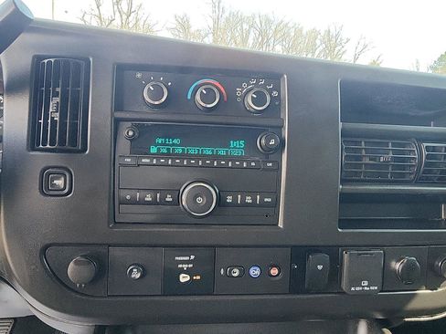 Used 2022 Chevrolet Express 3500 w/ Power Convenience Package image 17