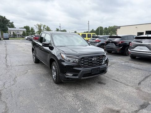Used 2025 Honda Ridgeline TrailSport image 3