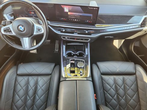 Used 2024 BMW X7 xDrive40i w/ M Sport Package image 26