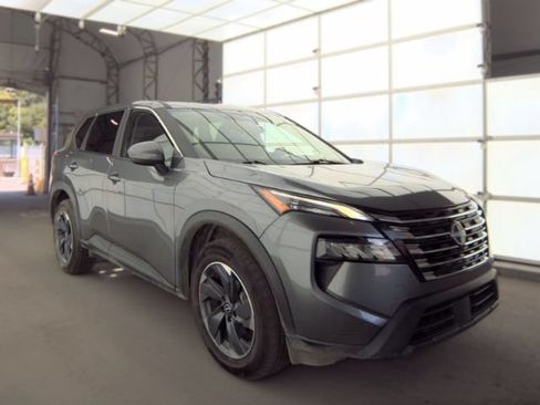 Used 2025 Nissan Rogue SV FWD image 1