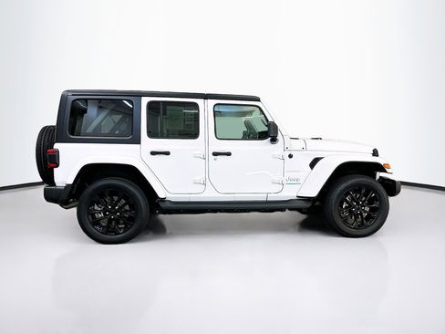 Used 2023 Jeep Wrangler Sahara w/ Cold Weather Group image 10