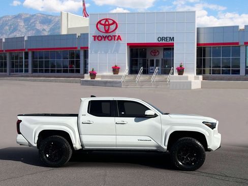 Used 2024 Toyota Tacoma SR5 AWD/4WD image 3