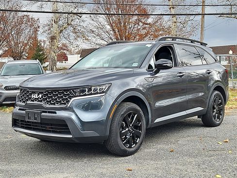 Certified 2022 Kia Sorento S w/ Panoramic Sunroof Package image 3