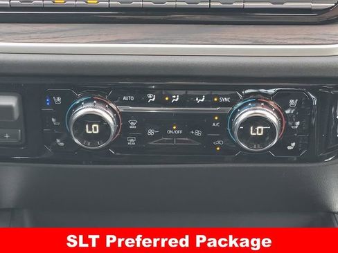 New 2026 GMC Sierra 1500 SLT image 15