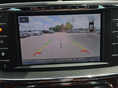 Used 2020 Lincoln Continental w/ Convenience Package FWD image 15