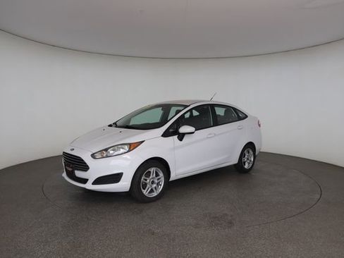 Used 2019 Ford Fiesta SE FWD image 3