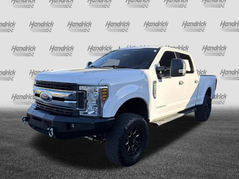 Used 2019 Ford F250 XLT w/ XLT Value Package image 5