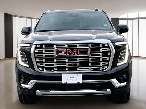 Used 2025 GMC Yukon Denali AWD/4WD image 3