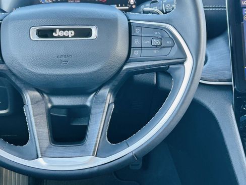 Used 2023 Jeep Grand Cherokee L Limited w/ Black Appearance Package image 21