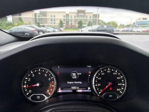 Used 2021 Jeep Renegade Latitude w/ Convenience Group AWD/4WD image 12