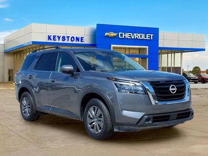 Used 2025 Nissan Pathfinder SV