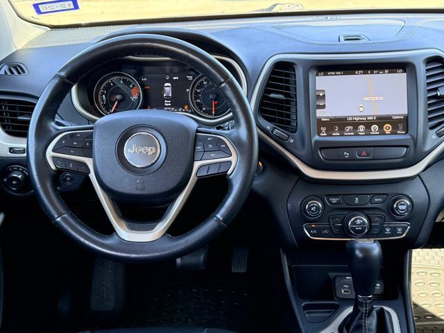 Used 2018 Jeep Cherokee Limited w/ Luxury Group FWD image 21
