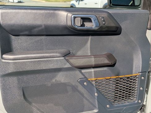 Used 2024 Ford Bronco Badlands image 12