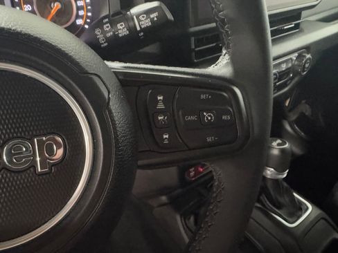Used 2025 Jeep Wrangler Unlimited Sport AWD/4WD image 6