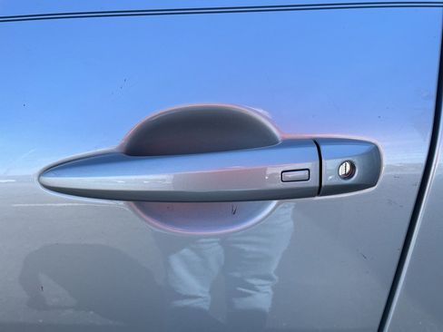 Certified 2025 Nissan Rogue SV AWD/4WD image 7