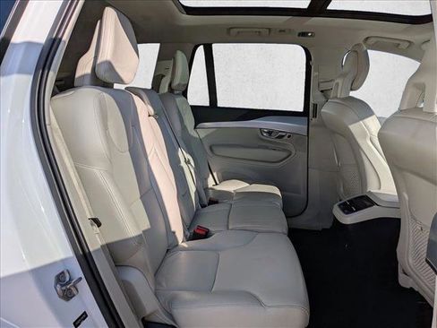 Used 2018 Volvo XC90 T5 Momentum w/ Convenience Package image 23