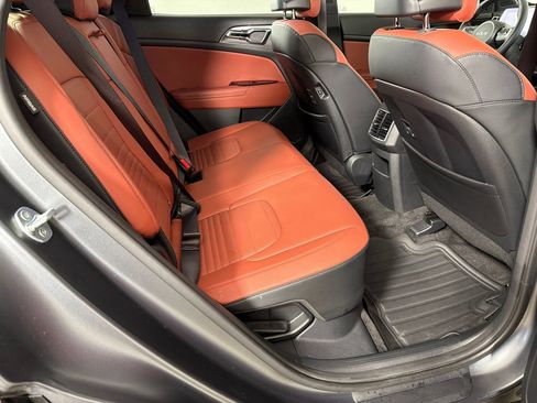 Used 2025 Kia Sportage SX Prestige image 17