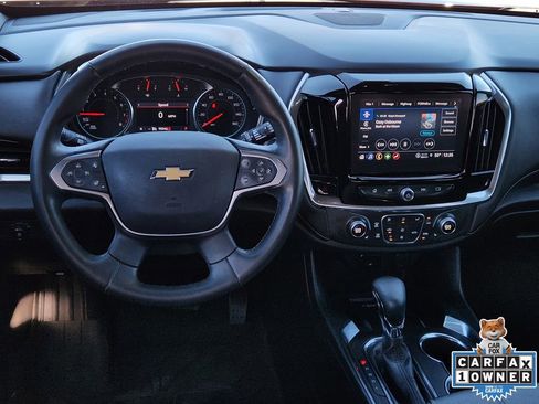 Used 2023 Chevrolet Traverse LT w/ Rear Camera Mirror Package image 31