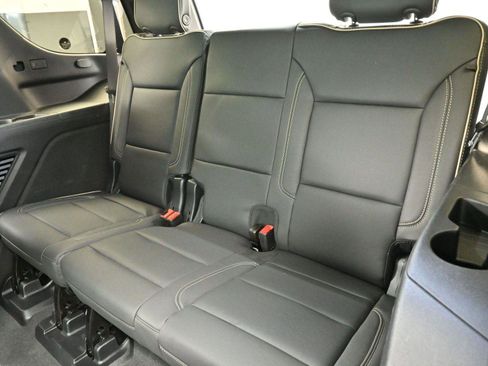 Used 2025 GMC Yukon Elevation image 33