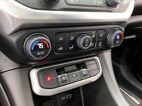 Used 2023 GMC Acadia SLE w/ Driver Convenience Package image 32