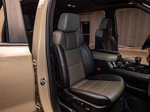 Used 2023 Chevrolet Silverado 1500 ZR2 w/ Technology Package AWD/4WD image 31