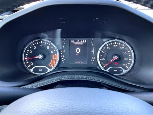 Used 2019 Jeep Renegade Altitude w/ Quick Order Package 2XM image 25