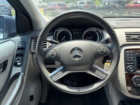 Used 2012 Mercedes-Benz R 350 4MATIC image 21