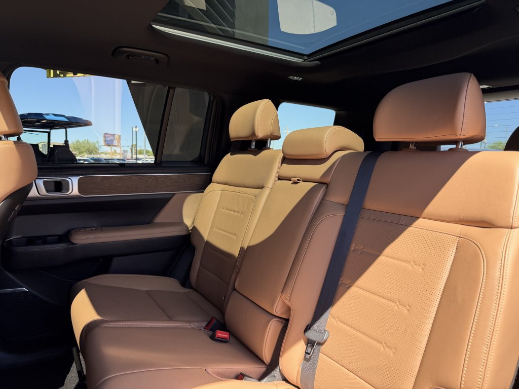 Used 2025 Hyundai Santa Fe Limited FWD image 37