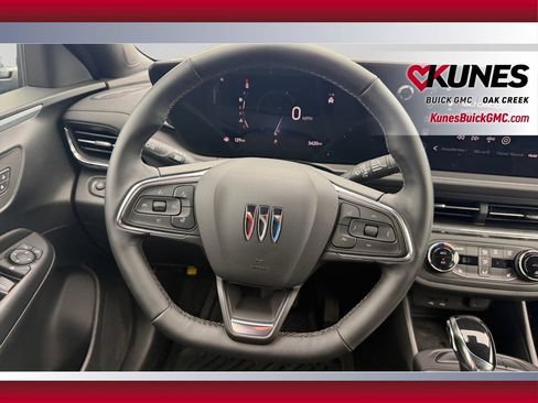 Used 2025 Buick Envista Preferred w/ Convenience I Package FWD image 14