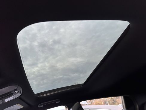 Used 2020 Hyundai Veloster Turbo image 18